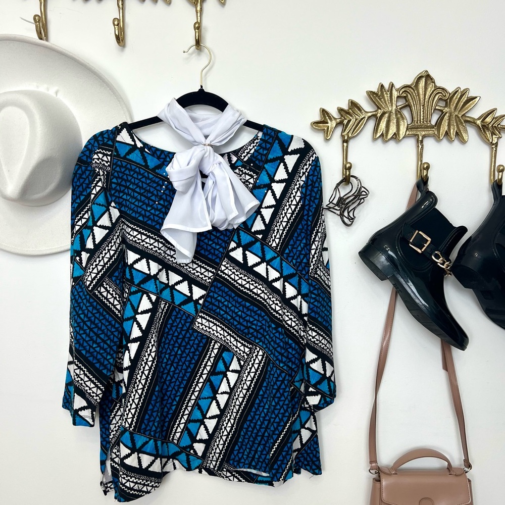 Cotton Contemporary  top with geo pattern and sparkle embellishments Xl ptp 24” - Picture 3 of 5